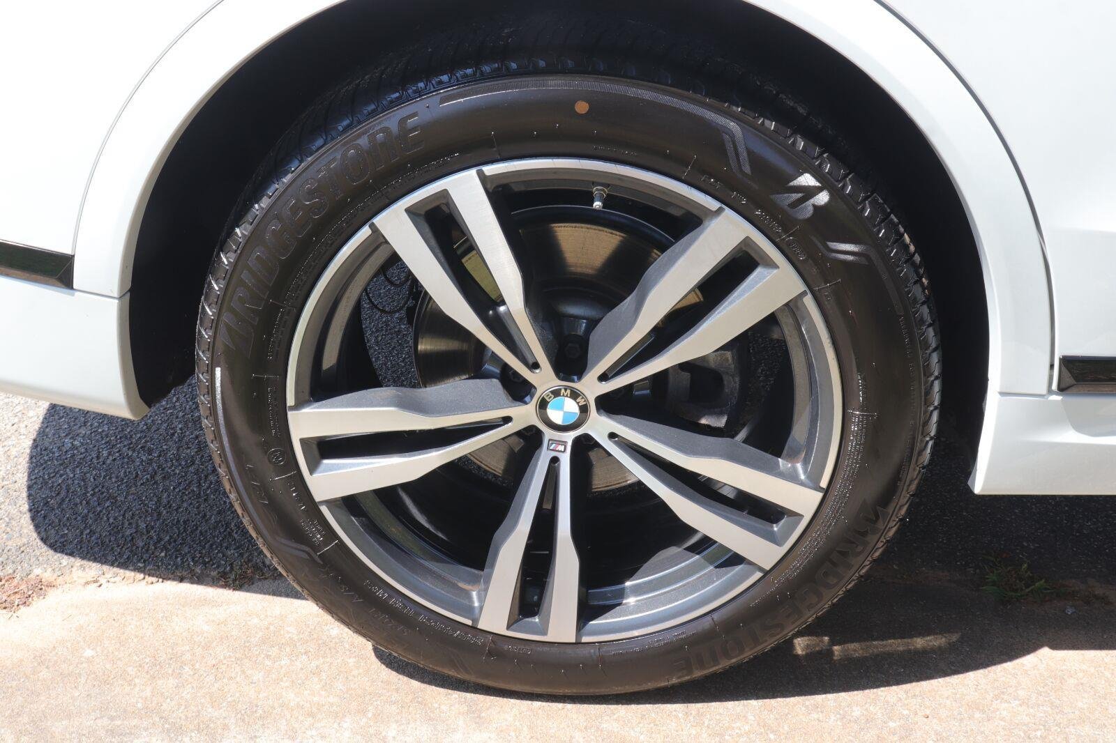 Used 2024 Alpine White BMW xDrive40i image 49