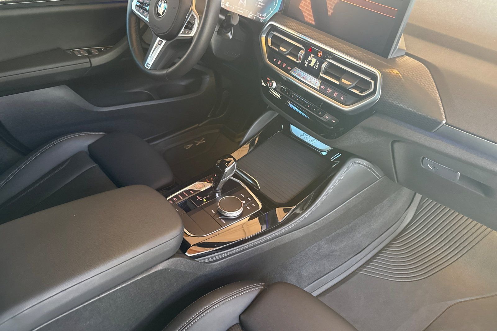 Used 2025 White BMW xDrive30i image 21