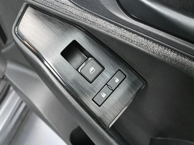 Used 2023 Gray Nissan S image 39
