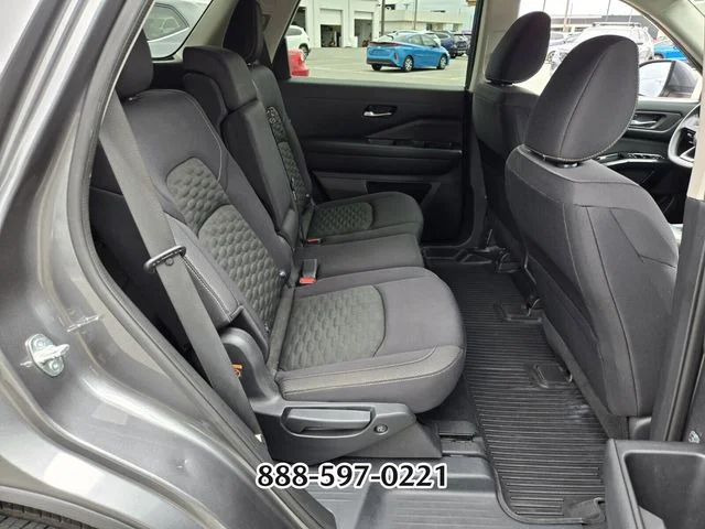 Used 2022 Gray Nissan S image 18