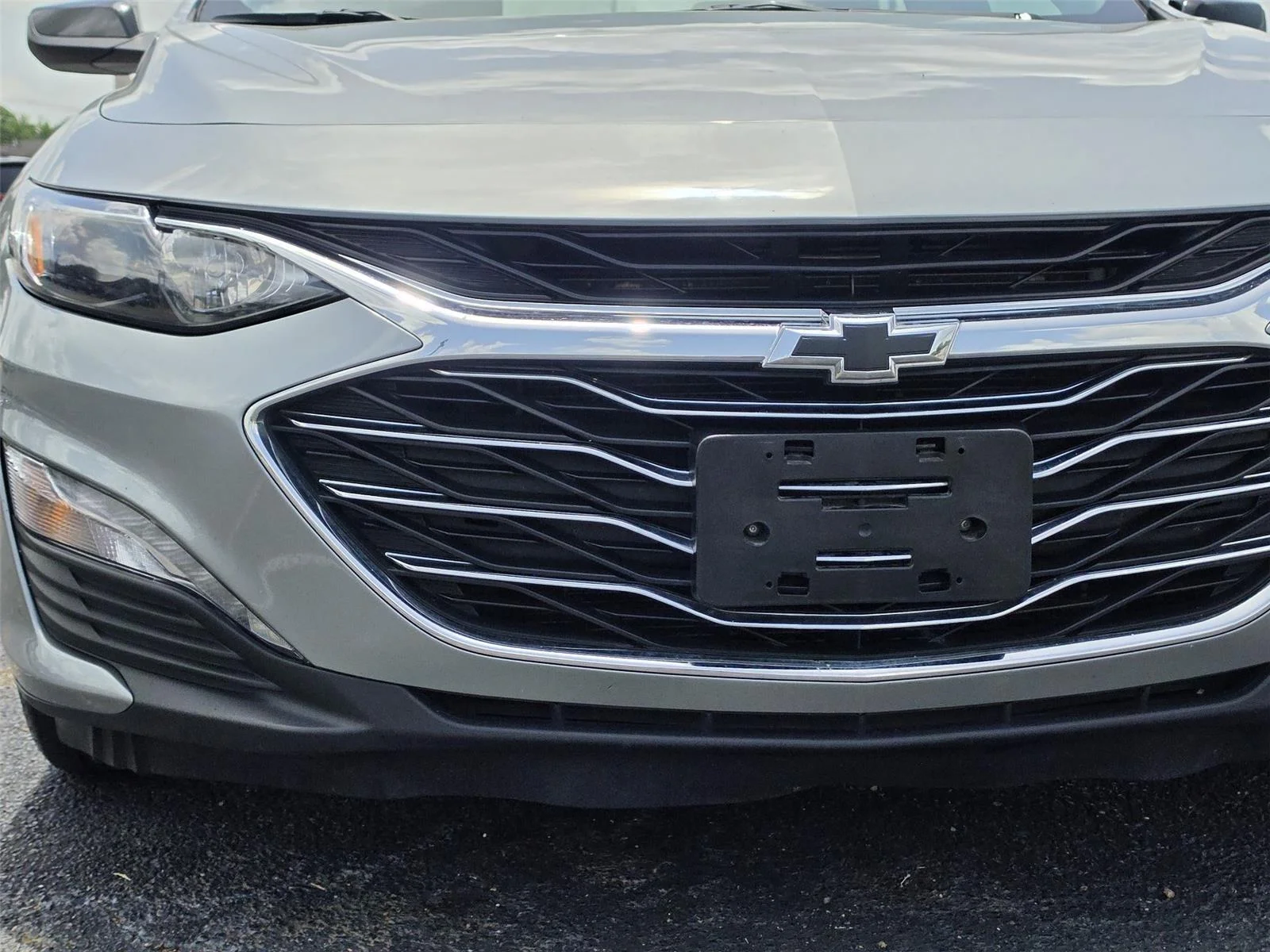 Used 2024 Sterling Gray Metallic Chevrolet LT image 3