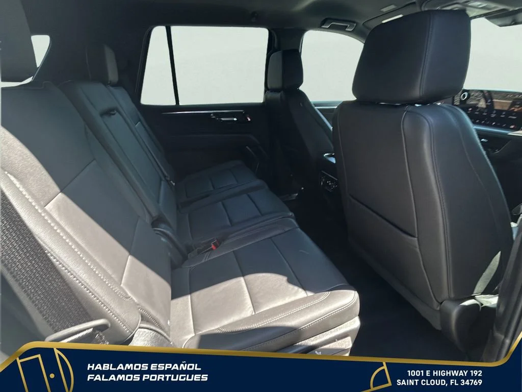 Used 2025 Summit White Chevrolet LT image 28