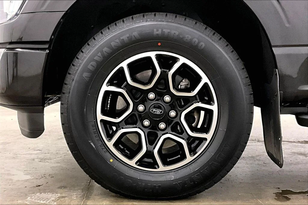 Used 2022 Black Ford XLT image 33