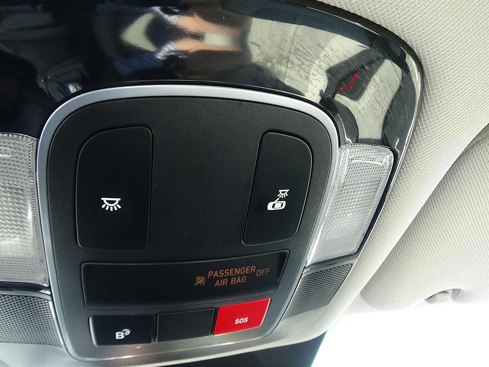 Used 2025 Abyss Black Pearl (a2b) Hyundai SEL image 24