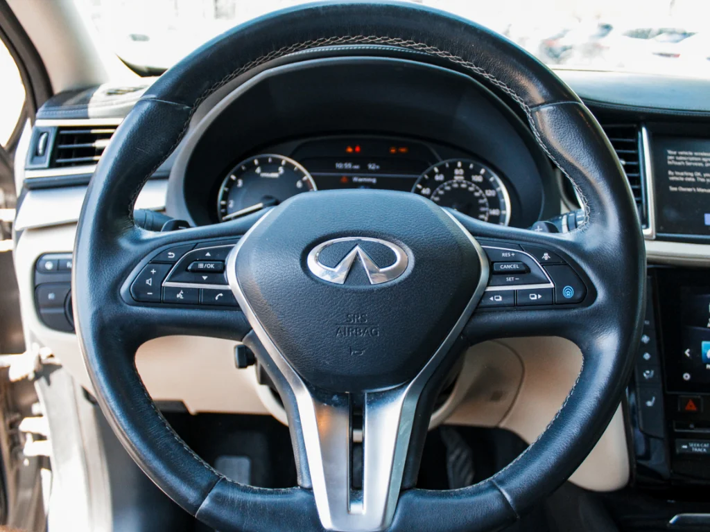 Used 2019 Graphite Shadow INFINITI ESSENTIAL image 13
