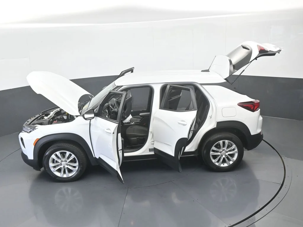 Used 2023 Summit White Chevrolet LS image 59