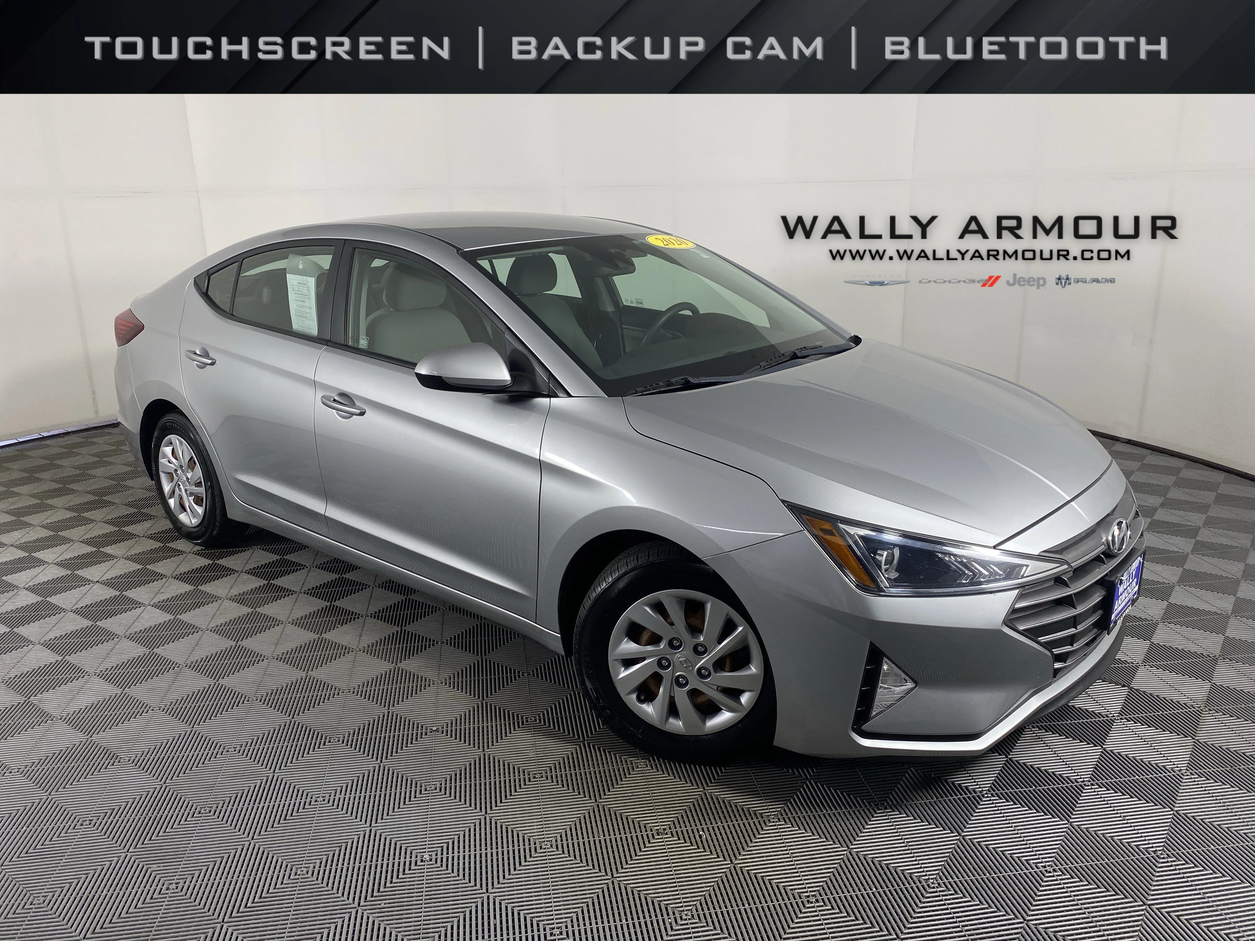Used 2020 Stellar Silver Hyundai SE image 1