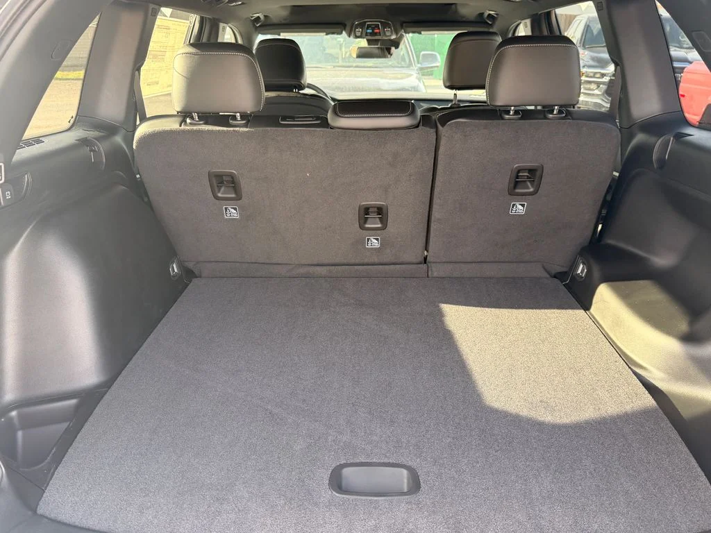 New 2026 White Jeep Altitude image 10