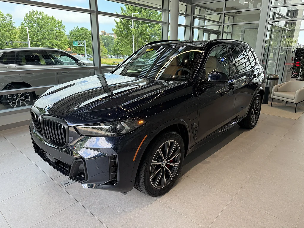 New 2026 Carbon Black Metallic BMW xDrive50e image 3