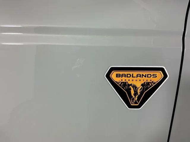 New 2026 Avalanche Gray Ford Badlands image 10