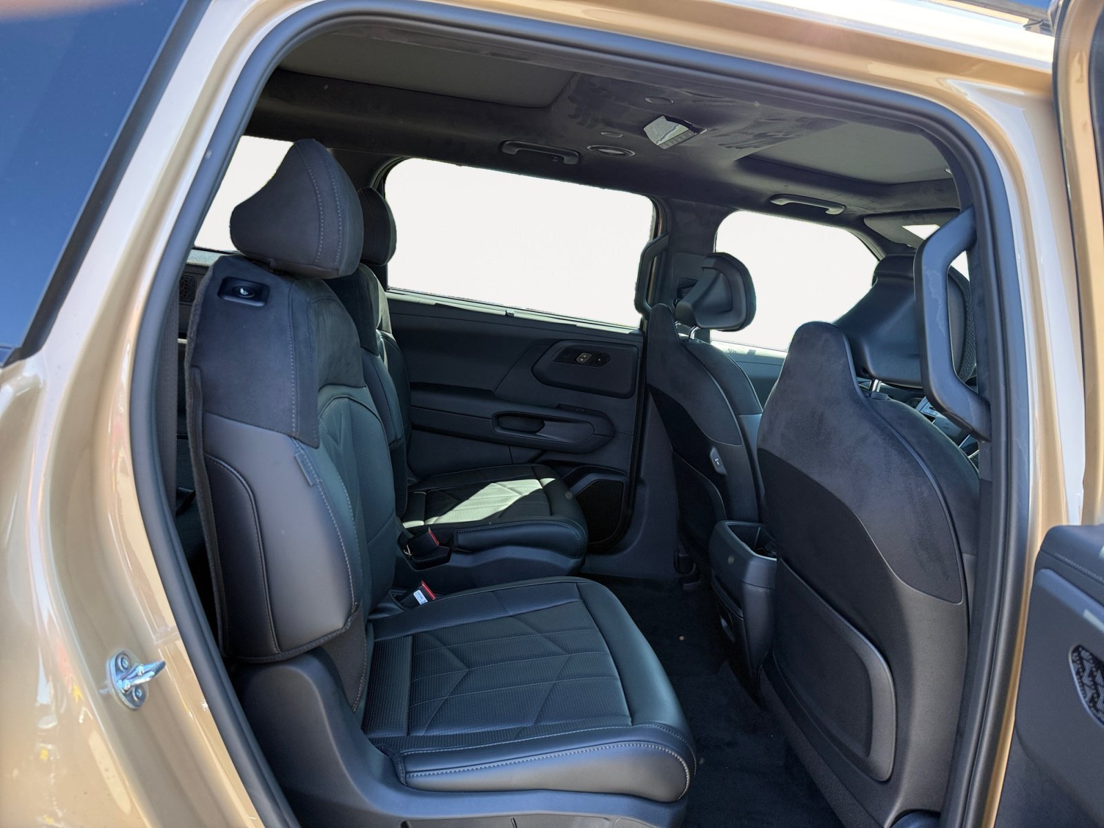 New 2027 Terrain Brown Kia X-Pro SX Prestige image 18