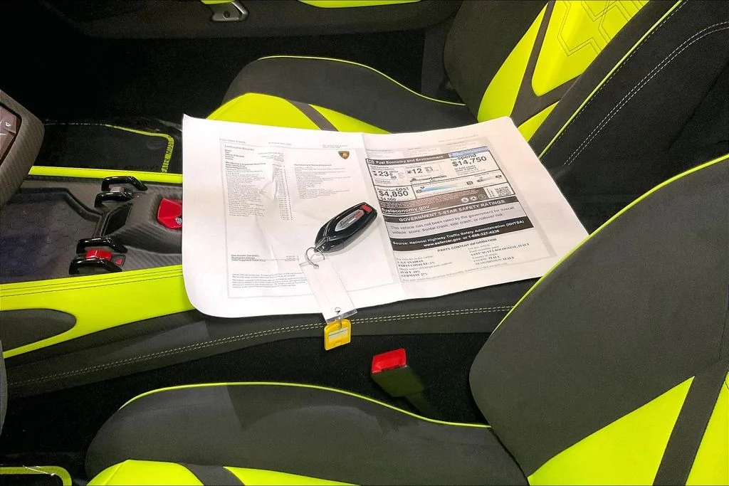 2025 Lamborghini Revuelto Base - Photo 34