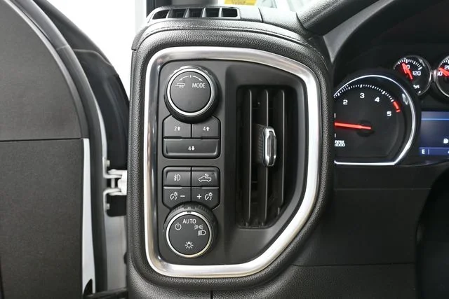 Used 2021 White Chevrolet LT image 24