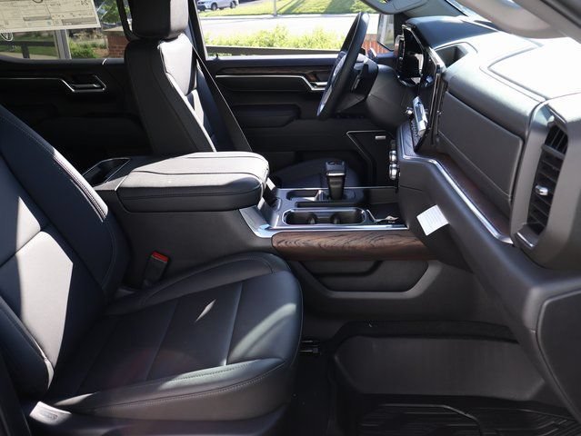 2026 GMC Sierra 1500 SLT - Photo 7