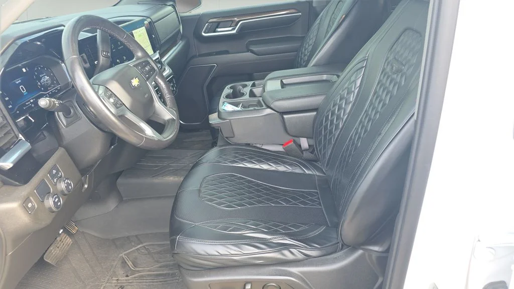 Used 2022 White Chevrolet LT image 16