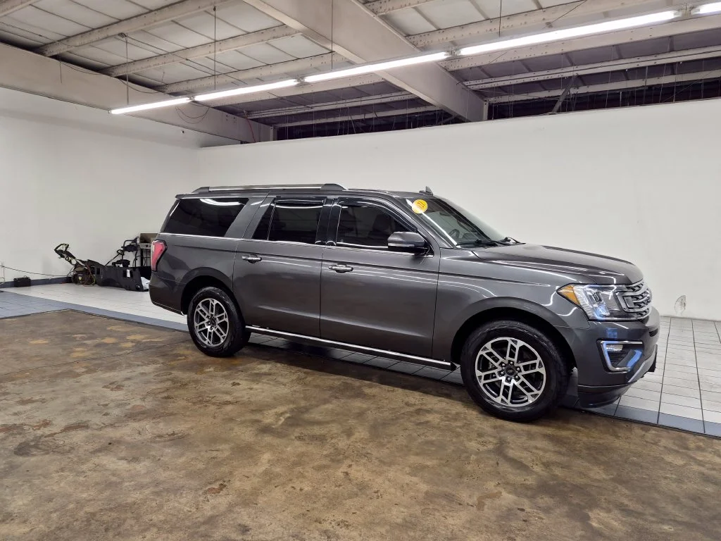 Used 2021 Magnetic Ford Limited image 3