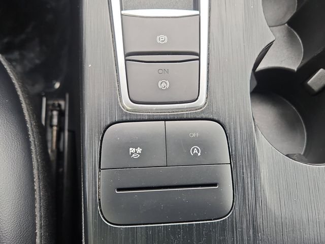Used 2025 Black Metallic Ford ST-Line image 9