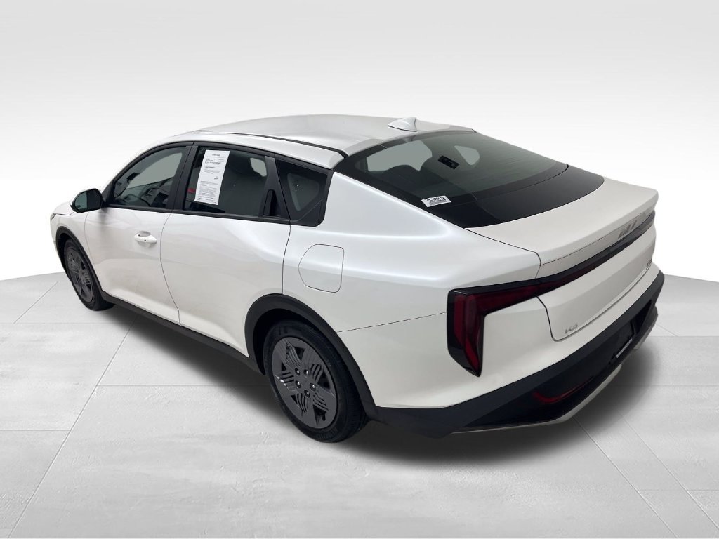 Used 2025 White Kia LX image 3