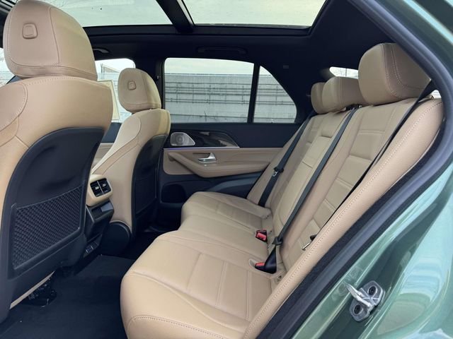 New 2026 MANUFAKTUR Ireland Mid Green Metallic Mercedes-Benz GLE 450 image 32