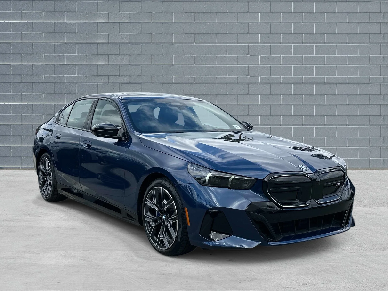 New 2026 Phytonic Blue Metallic BMW M60 image 1