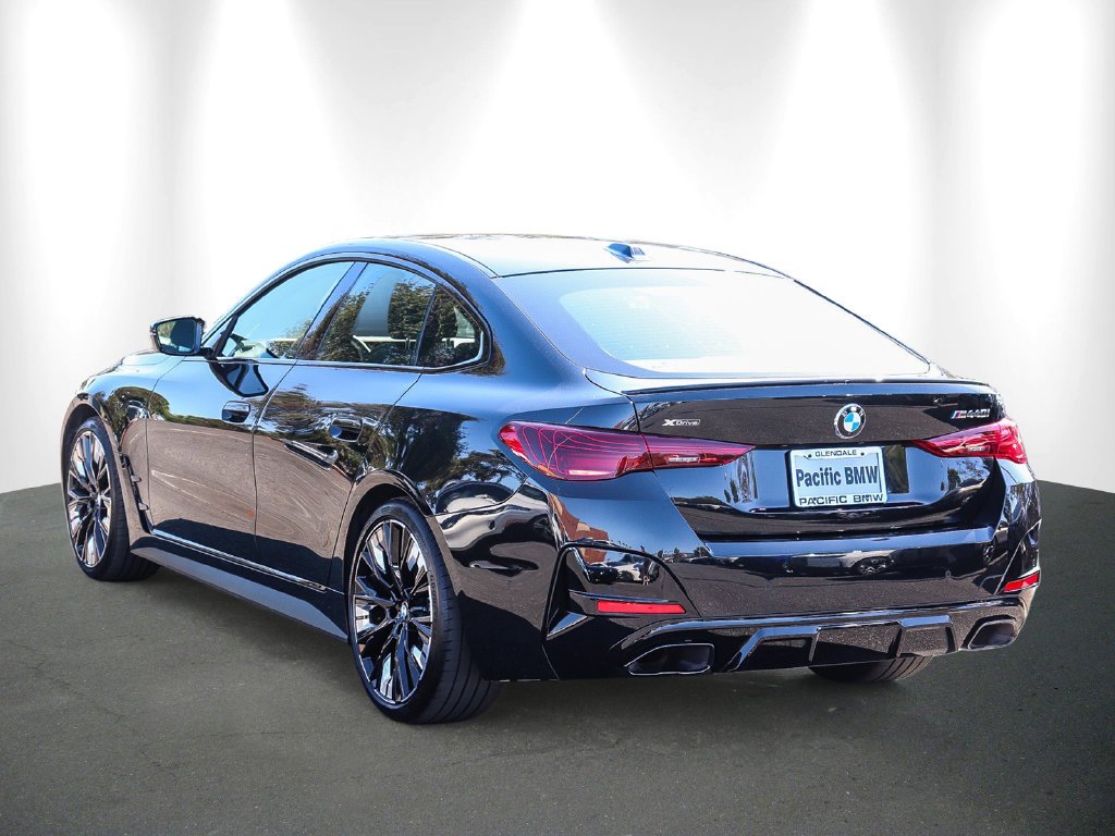 2026 BMW 4 Series photo 4