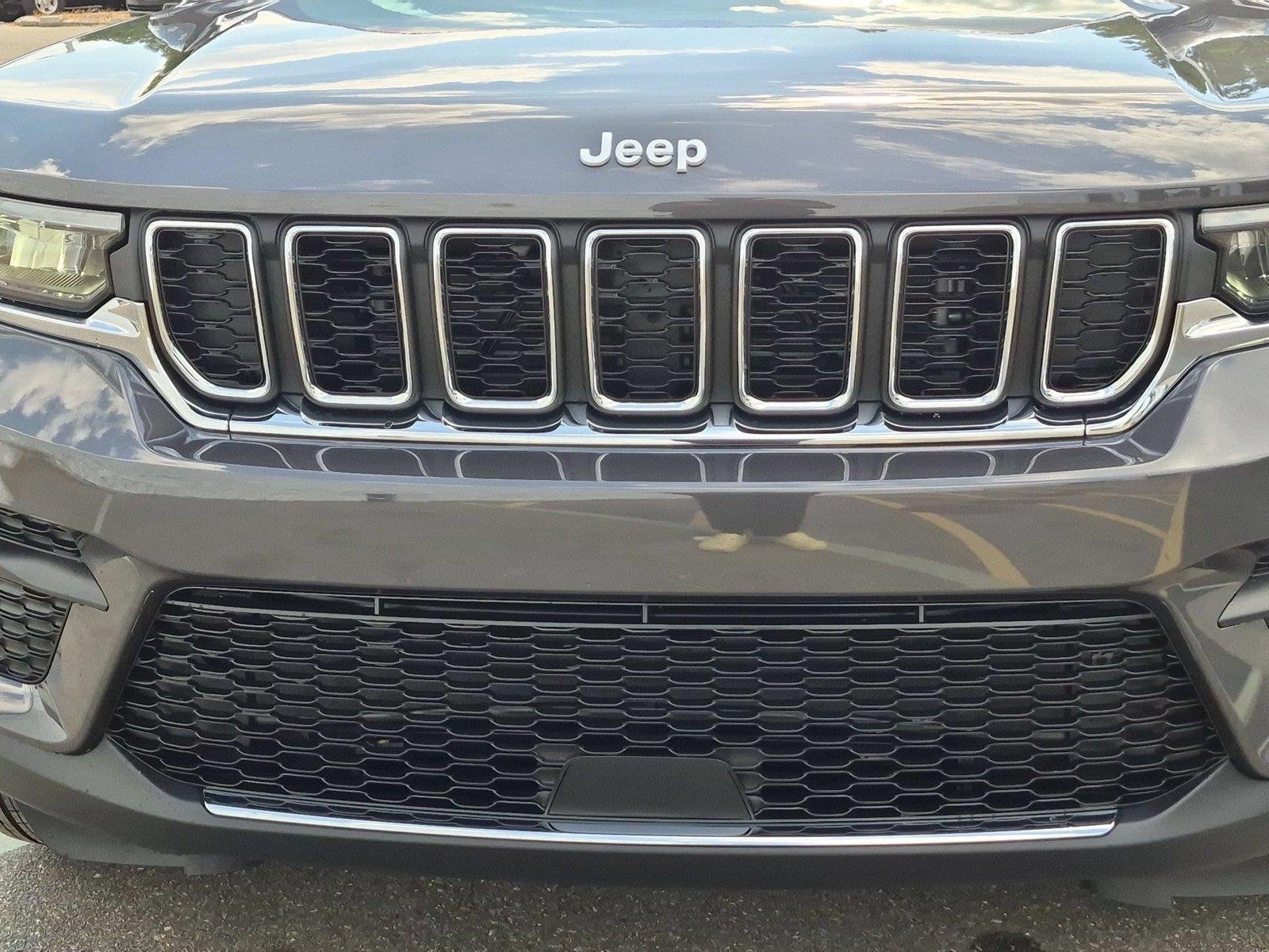 New 2026 Baltic Gray Metallic Clear-Coat Exterior Paint Jeep Laredo X image 13