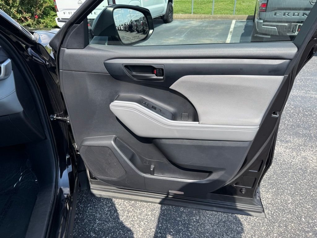 Used 2022 Brown Toyota LE image 29