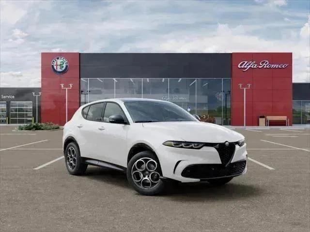 New 2025 Milano White Exterior Paint Alfa Romeo  image 83