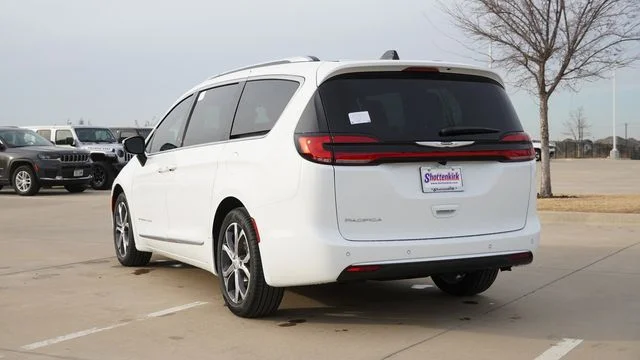New 2026 Bright White Clear-Coat Exterior Paint Chrysler Pinnacle image 7