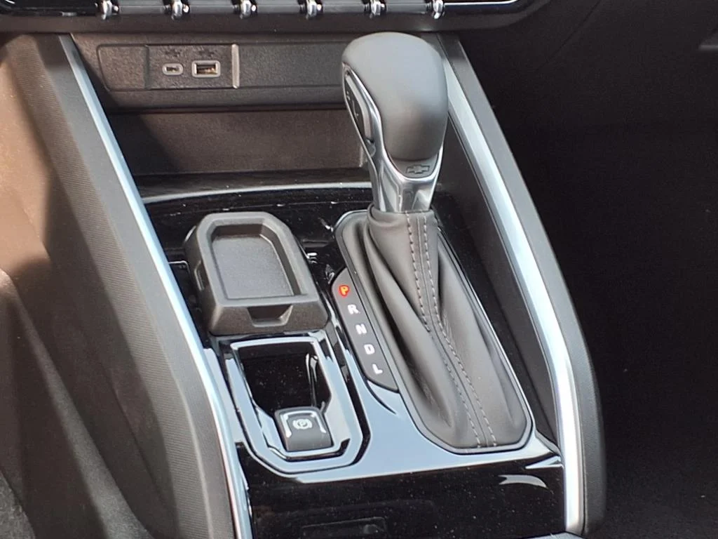 2025 Chevrolet Colorado LT - Photo 15