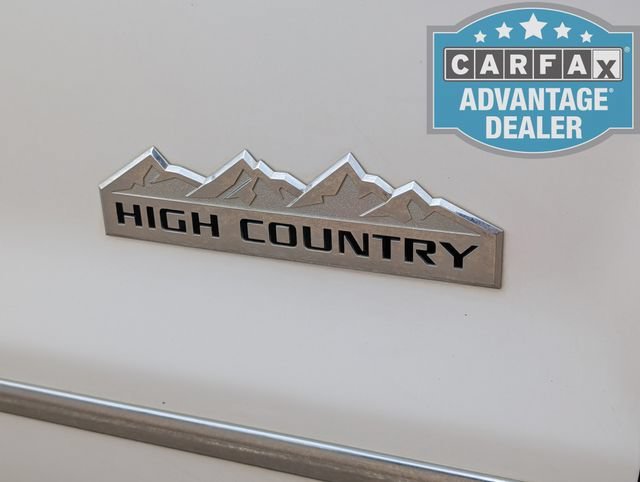 Used 2018 IRIDESCENT PEARL TRICOAT Chevrolet High Country image 34