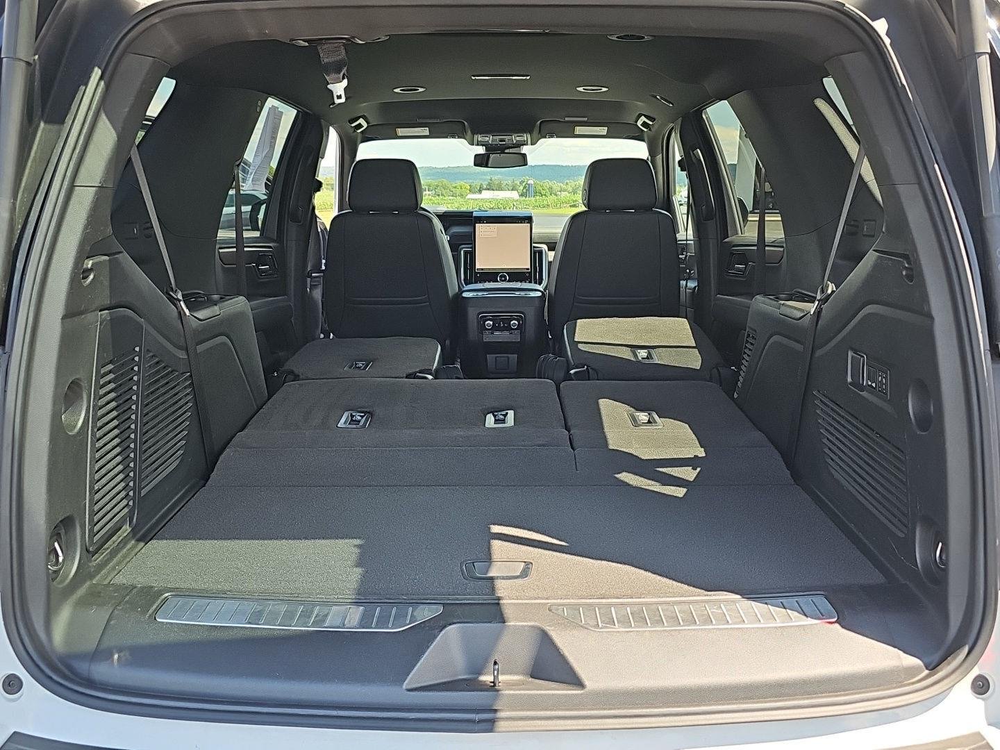 Used 2025 Summit White GMC Denali image 32