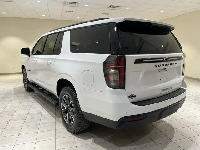 Used 2024 Summit White Chevrolet Z71 image 3