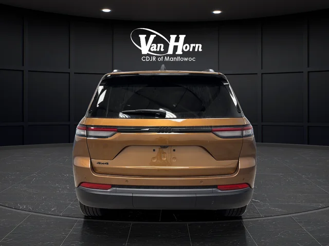 New 2026 Copper Shino Metallic Clear-Coat Exterior Paint Jeep Limited image 6