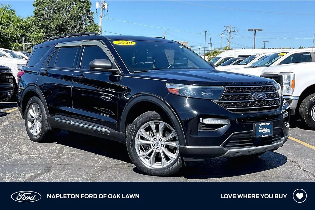 Certified Used 2020 Black Metallic Ford XLT image 1