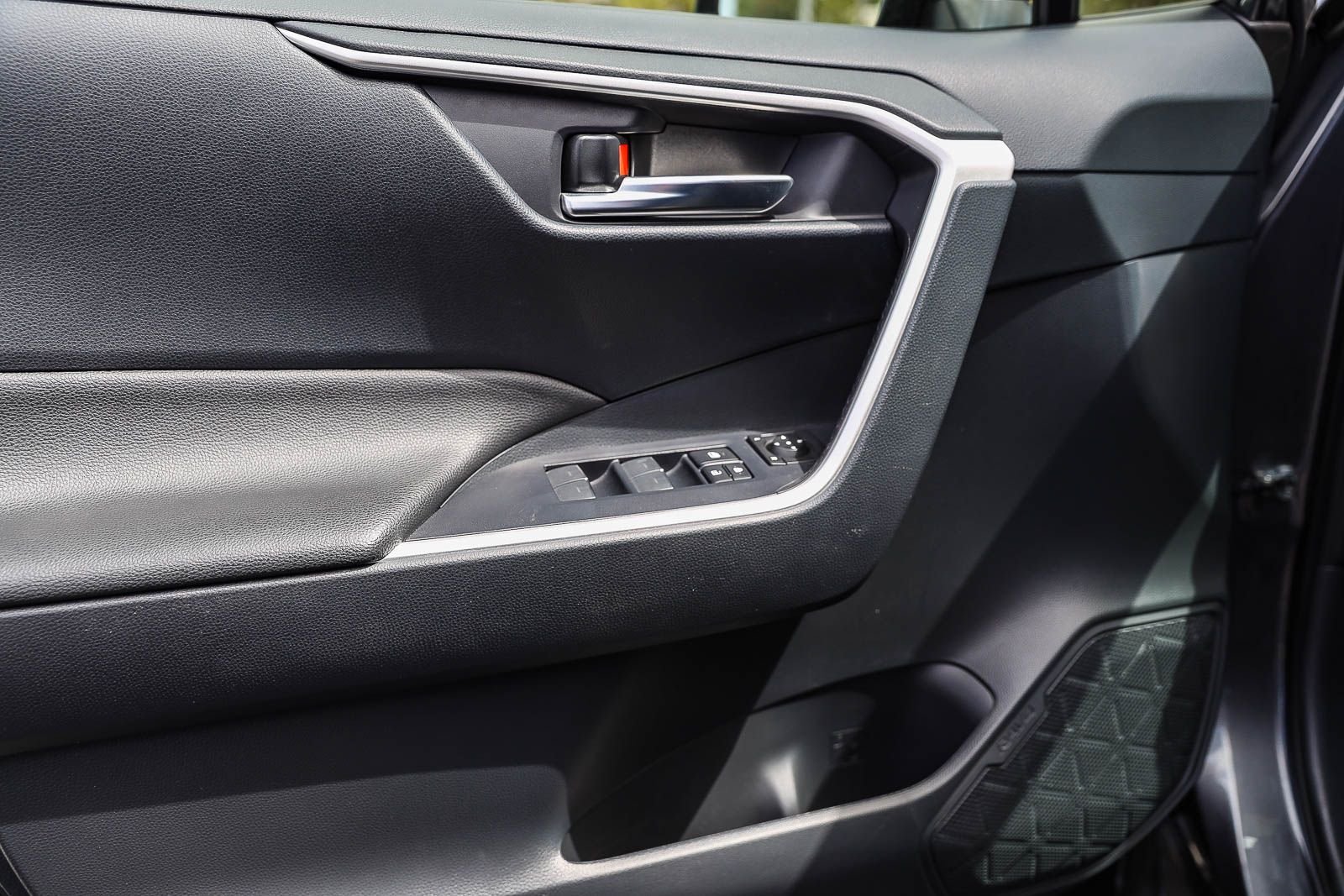 Certified Used 2025 MAGNETIC GRAY MET. Toyota XLE image 20
