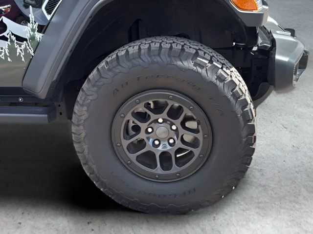 Used 2023 Black Jeep High Tide image 27