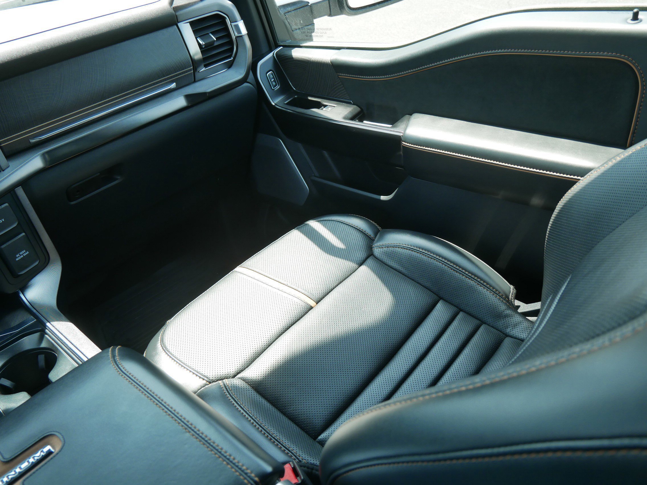 Used 2023 White Ford Platinum image 17