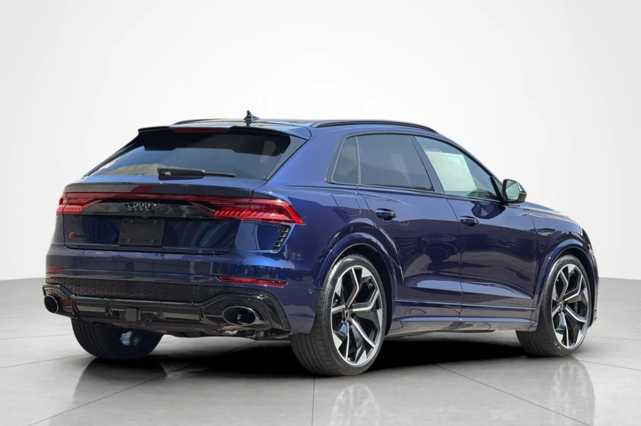 Used 2024 NAVARRA BLUE METALLI Audi  image 5
