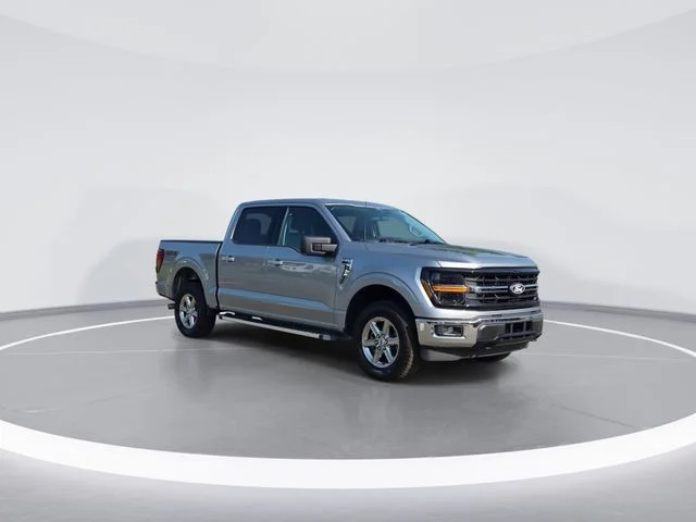 Used 2025 Silver Ford XLT image 2