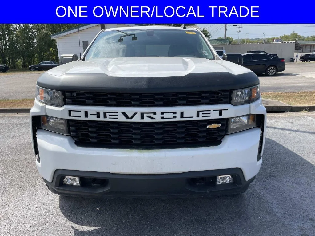 Used 2021 SUMMIT WHITE Chevrolet Custom image 4