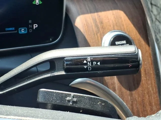 Used 2023  Mercedes-Benz GLC 300 image 11