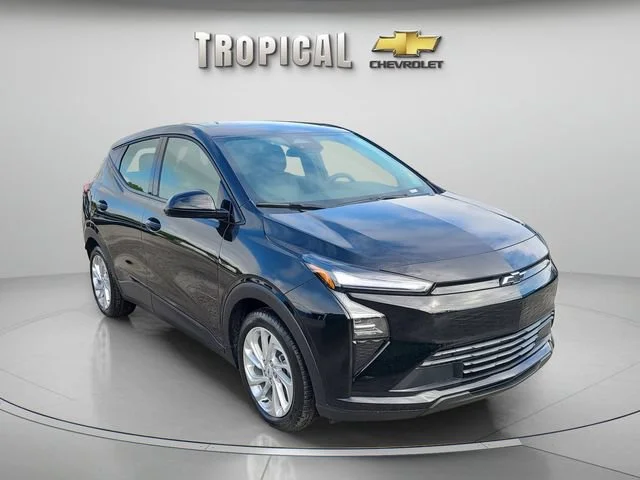New 2027 Mosaic Black Metallic Chevrolet LT image 4