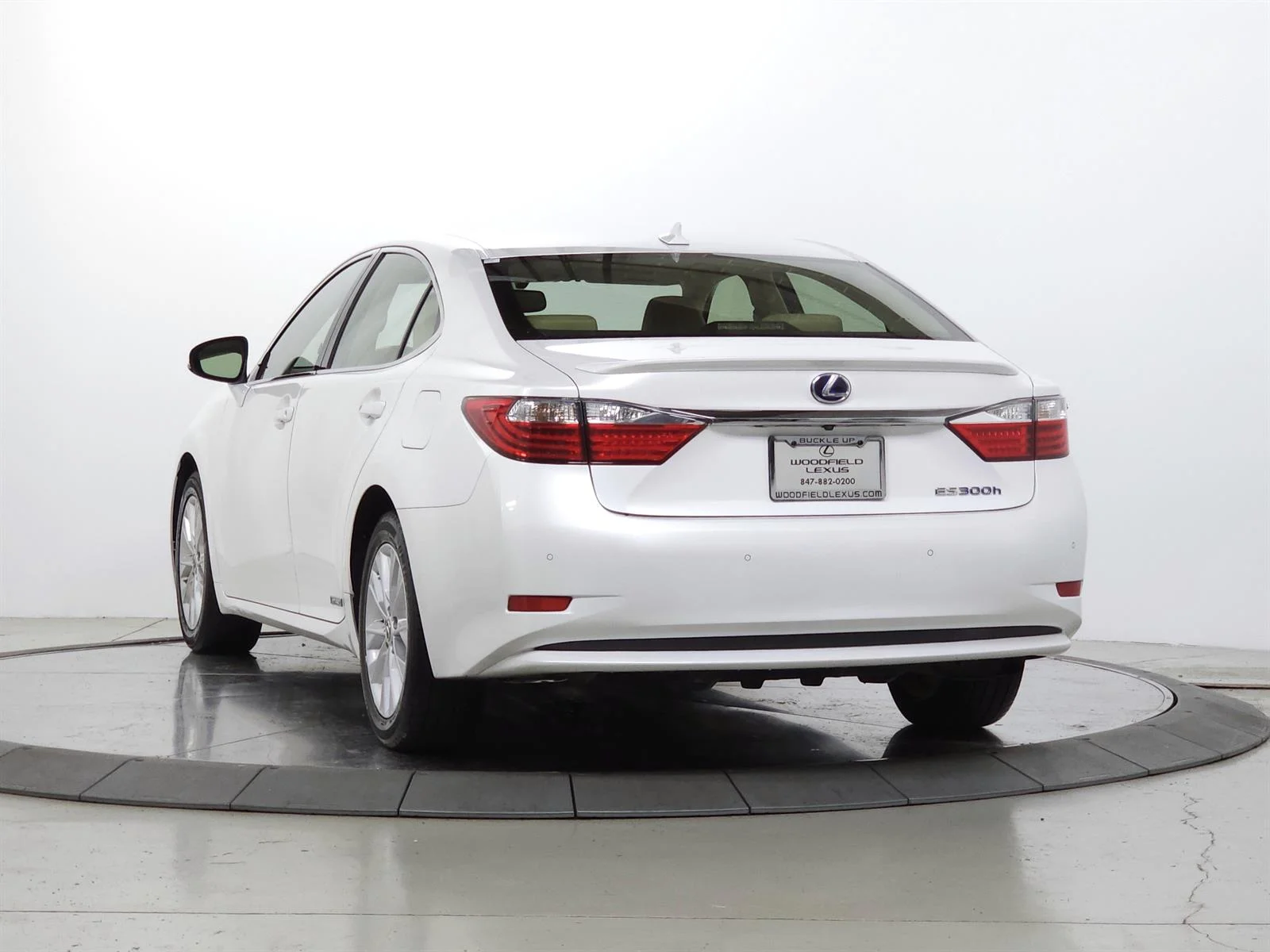 Used 2014 White Lexus  image 5