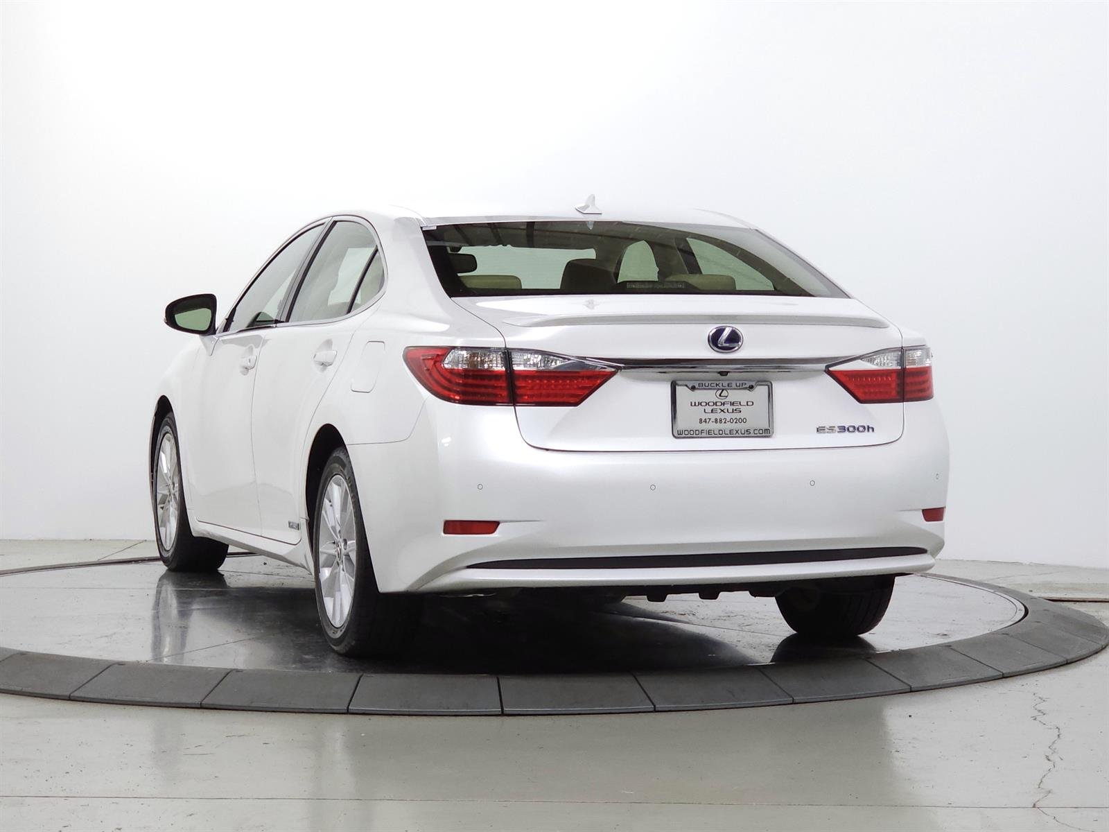Used 2014 White Lexus  image 5