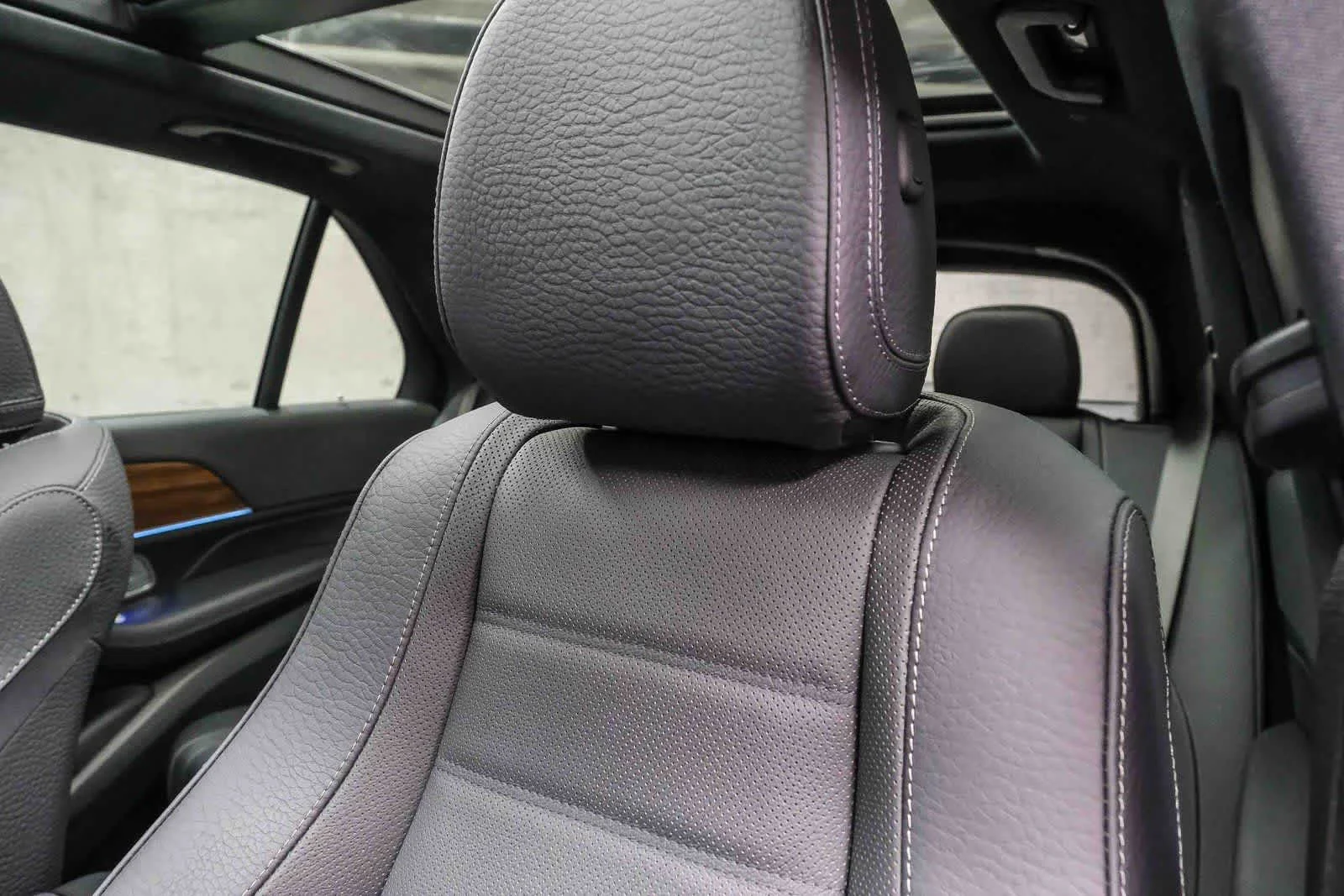 Imagen 19: Mercedes-Benz GLE 580 de 2025 de segunda mano certificado, color negro obsidiana metalizado