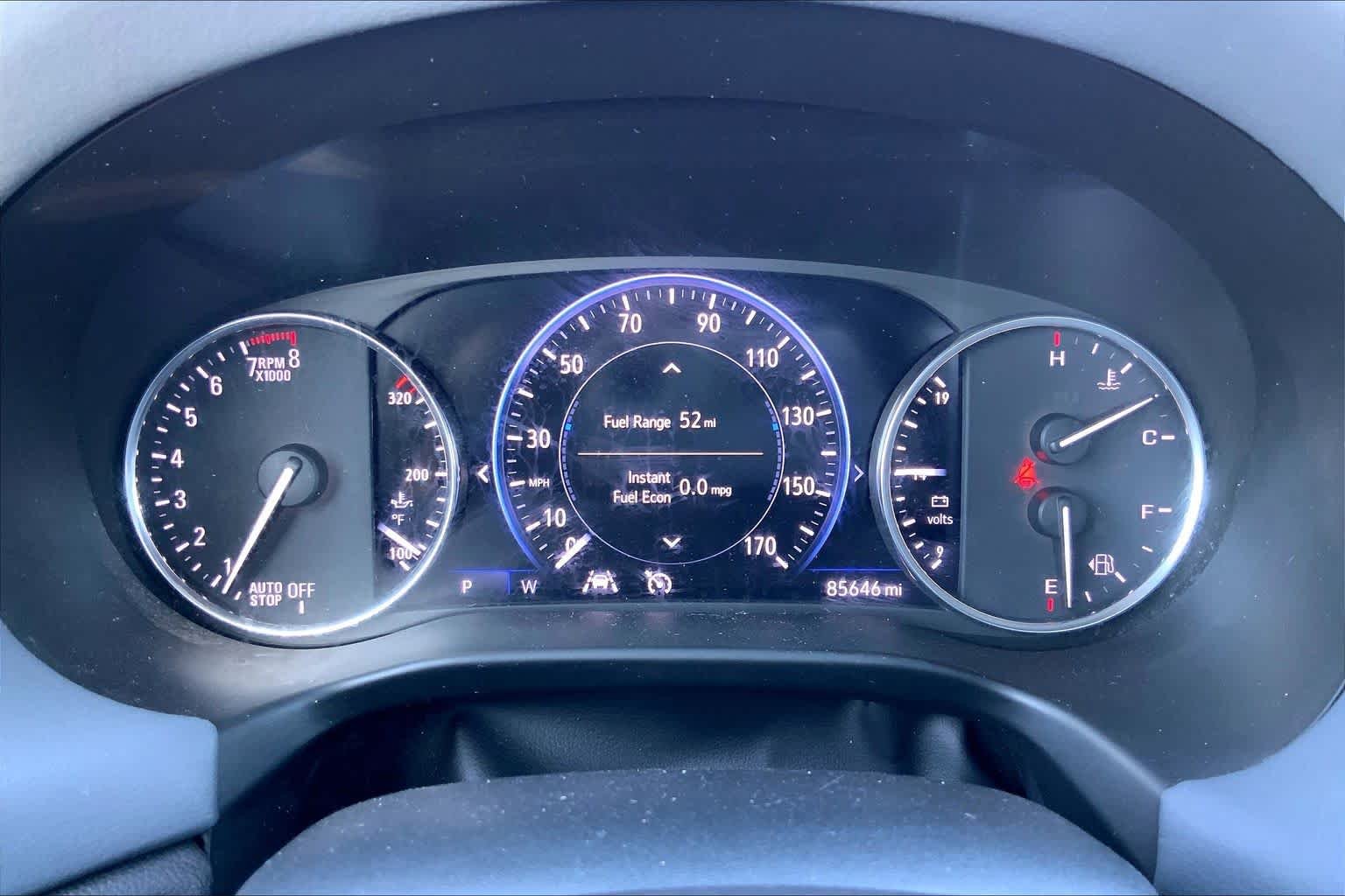 Used 2022 Summit White Buick Premium image 25