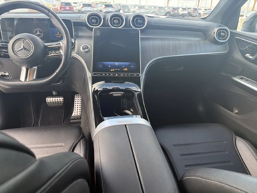 Used 2025  Mercedes-Benz GLC 350e image 14