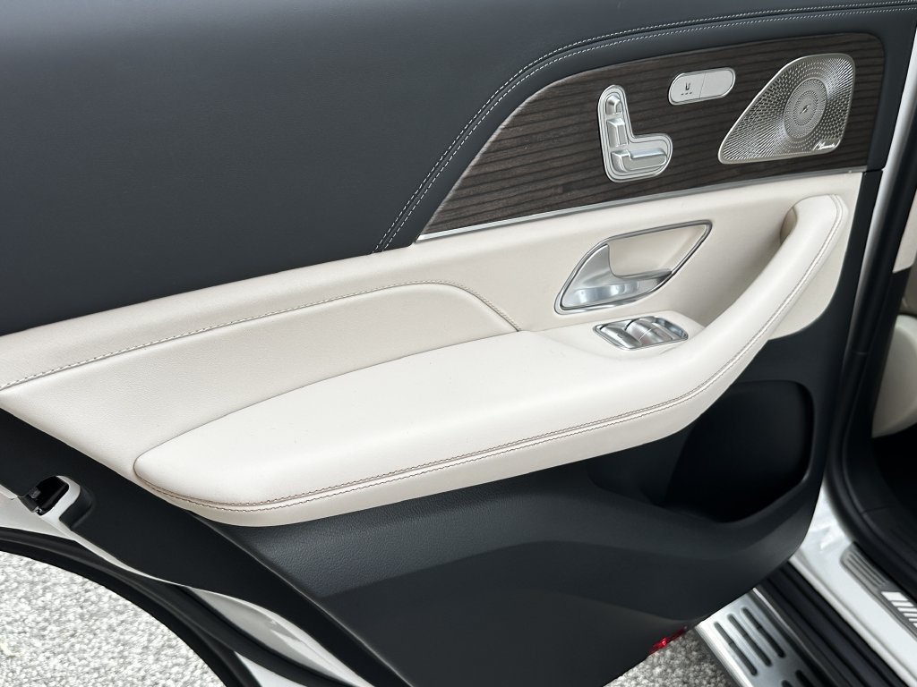 New 2027 MANUFAKTUR Moonlight White Metallic Mercedes-Benz AMG® GLE 53e image 61