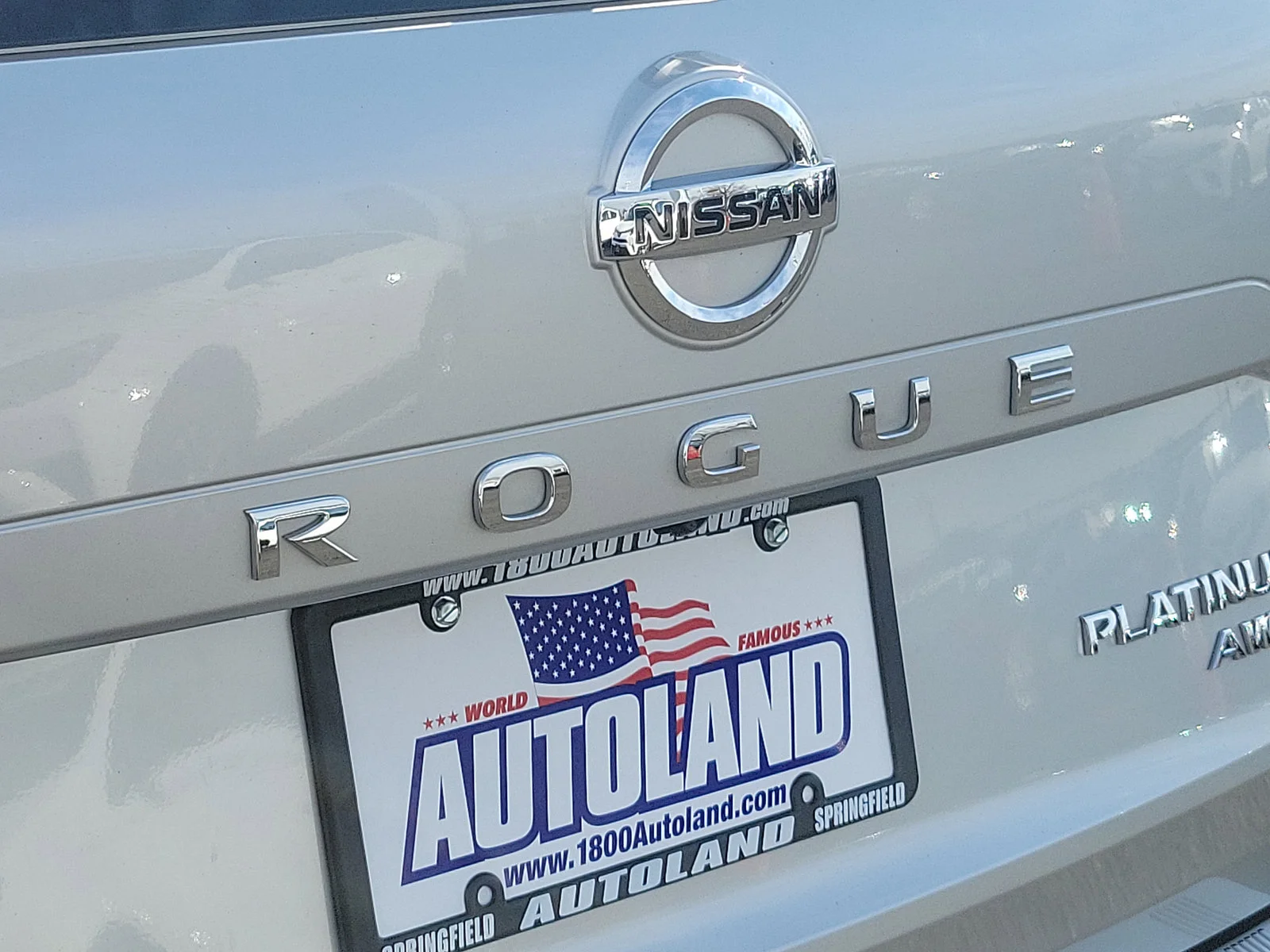 Used 2021 Brilliant Silver Metallic Nissan Platinum image 26